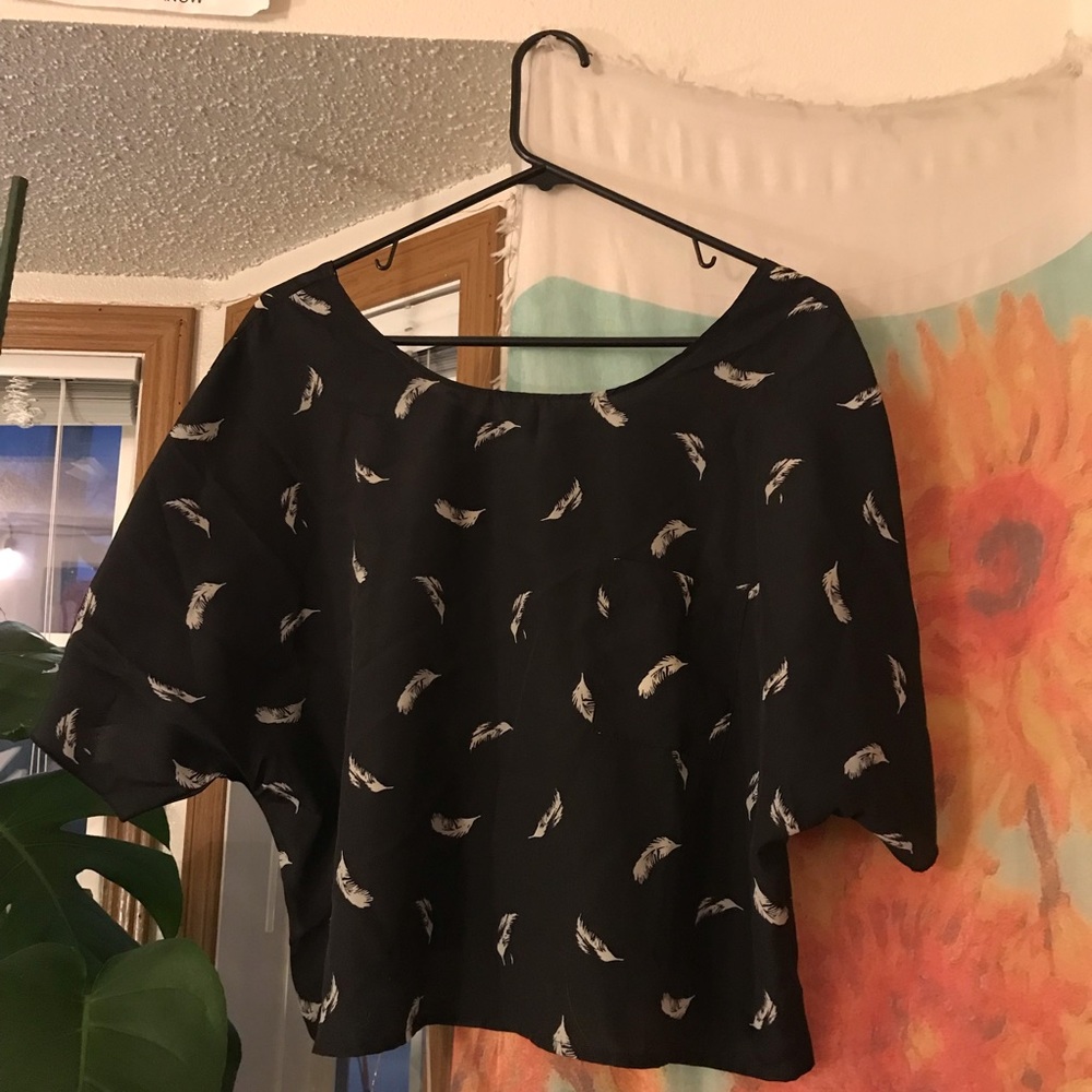 Xhilaration Black and White Feather Print Crop Top